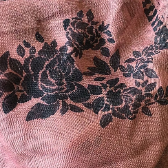 NEW YORK & COMPANY BROWN TASSEL FRINGE BLANKET SCARF NWT - Picture 8 of 10